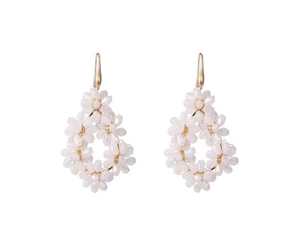 Oorbellen E1574-11 beads flower white -Day&amp;Eve