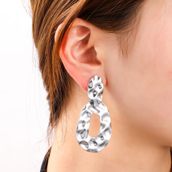 Oorbellen E4842-1 hammerd dangle earring zilver - Day&amp;Eve 